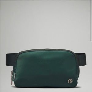 NEW lululemon medium forest belt bag